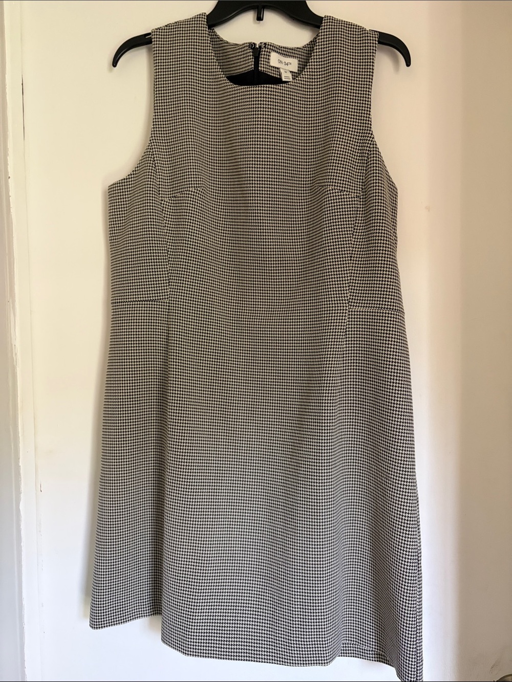 Sleeveless Houndstooth A-Line Dress in Black & White